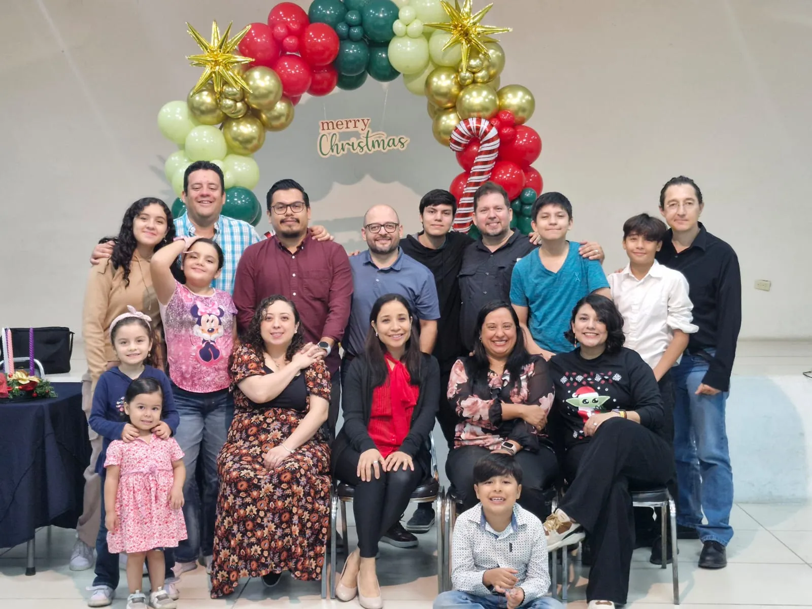 Reunión de matrimonios en sala